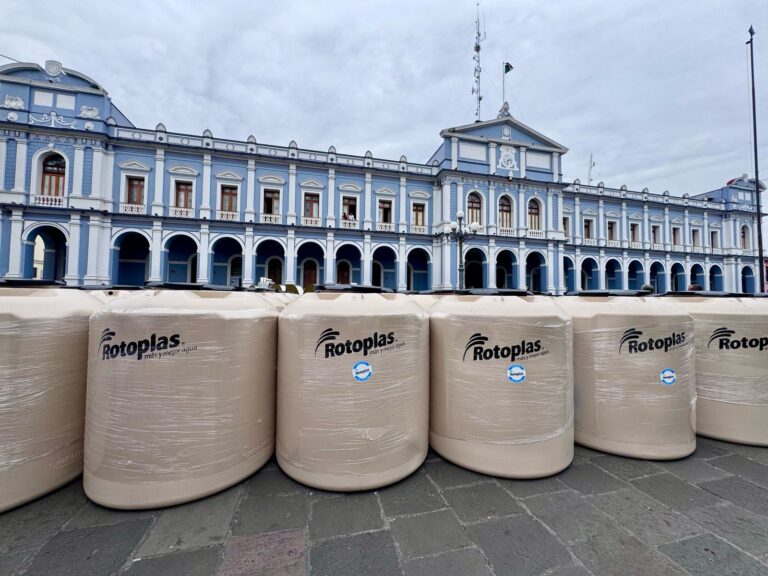 Responde ciudadanía a programas de tinacos y láminas a bajo costo