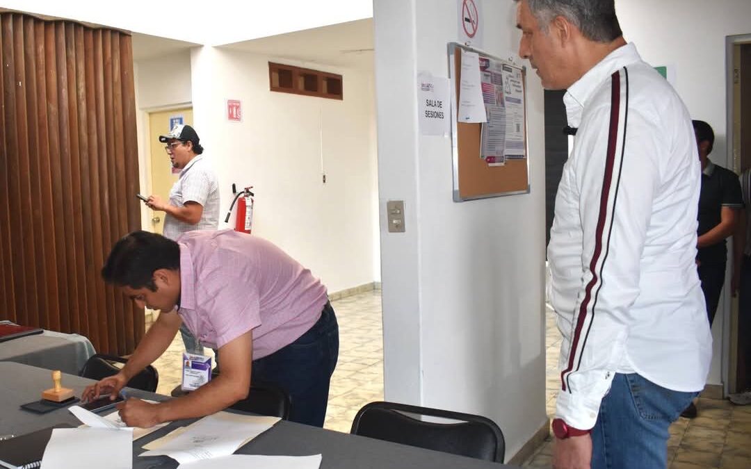 Acusan a Alonso García, candidato de Morena en Fortín por actos anticipados de campaña