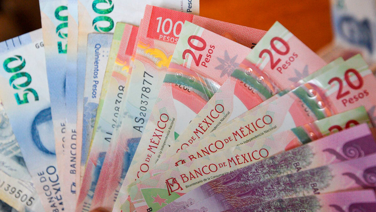 Cae el peso ante renovadas preocupaciones arancelarias