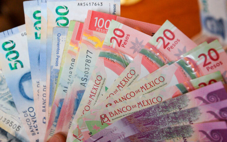 Cae el peso ante renovadas preocupaciones arancelarias
