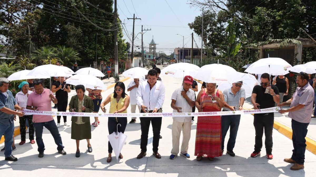 REALIZAN INAUGURACIÓN DE OBRA PARA SUMIDERO