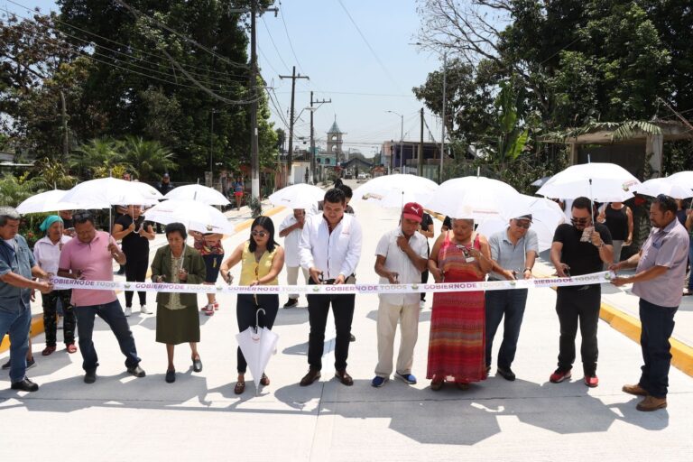 REALIZAN INAUGURACIÓN DE OBRA PARA SUMIDERO