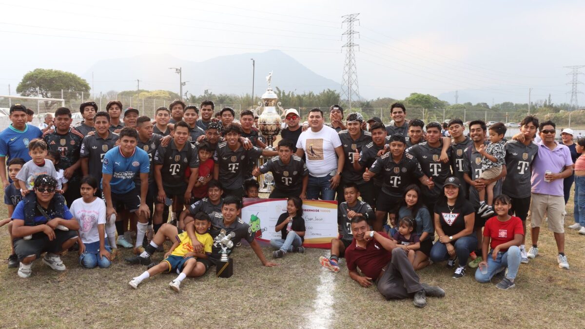 REALIZAN EN IXTACZOQUITLÁN, TORNEO DE FUTBOL DE SEMANA SANTA