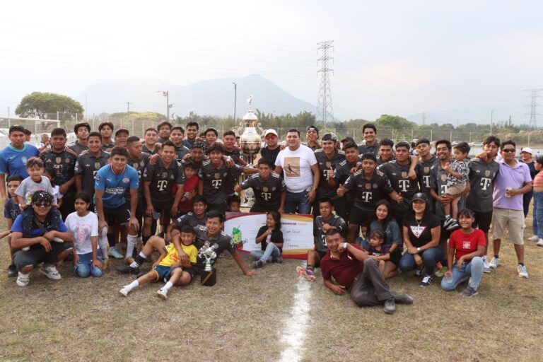 REALIZAN EN IXTACZOQUITLÁN, TORNEO DE FUTBOL DE SEMANA SANTA
