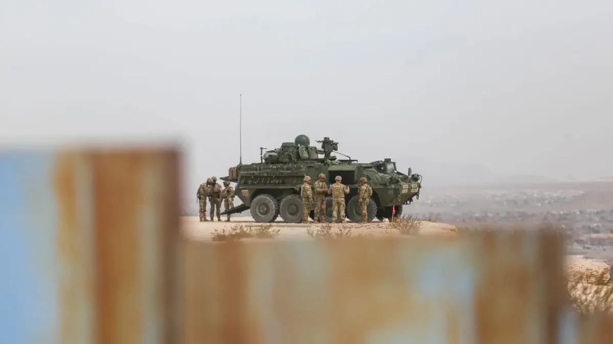 Trump ordena al Ejército de EU tomar el control de franja paralela a la frontera con México