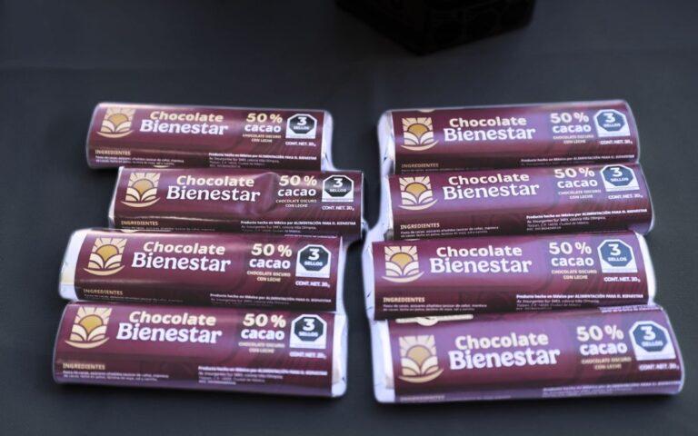 Sheinbaum defiende el ‘Chocolate Bienestar’ ante críticas por sellos de advertencia 