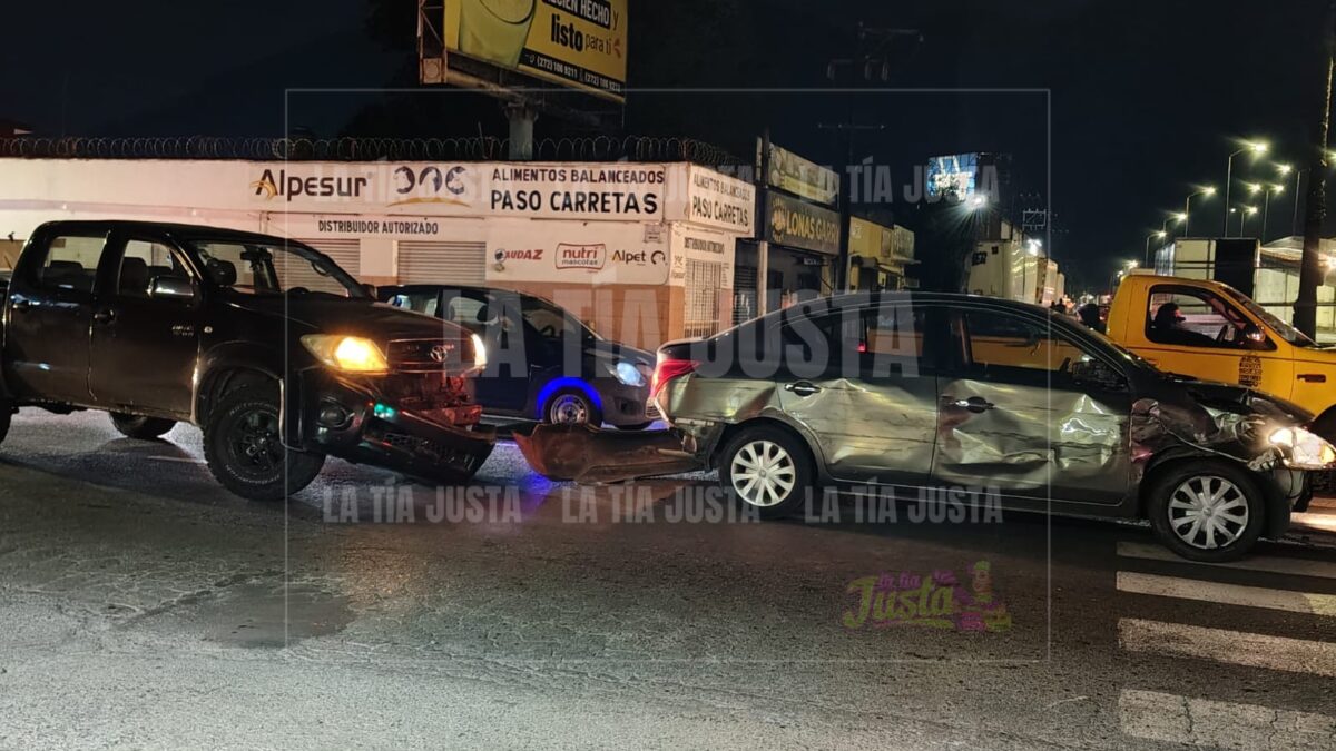 CONFIRMAN DETENCIÓN DE UNA PERSONA DURANTE FUERTE CHOQUE POR ALCANCE EN VICENTE GUERRERO DE RÍO BLANCO.