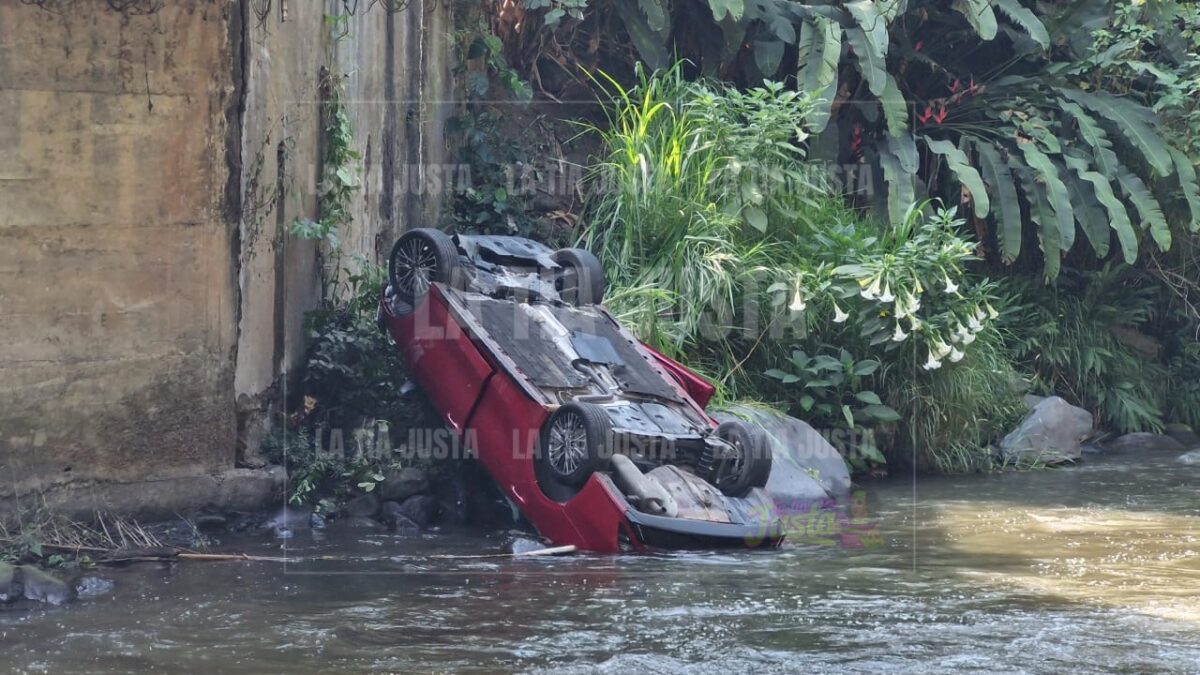 CAE AL RÍO METLAC