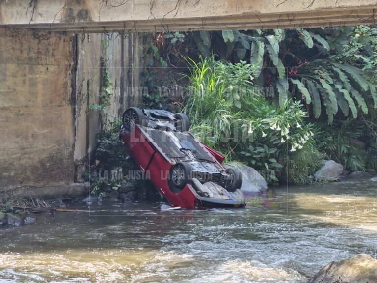CAE AL RÍO METLAC