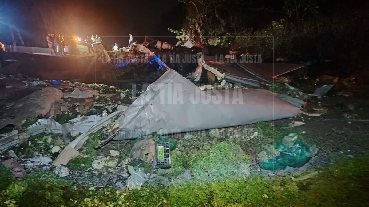 Se sale del camino y vuelca en la autopista Puebla – Orizaba