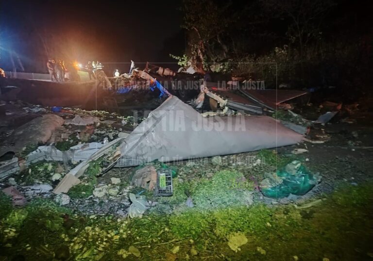 Se sale del camino y vuelca en la autopista Puebla – Orizaba