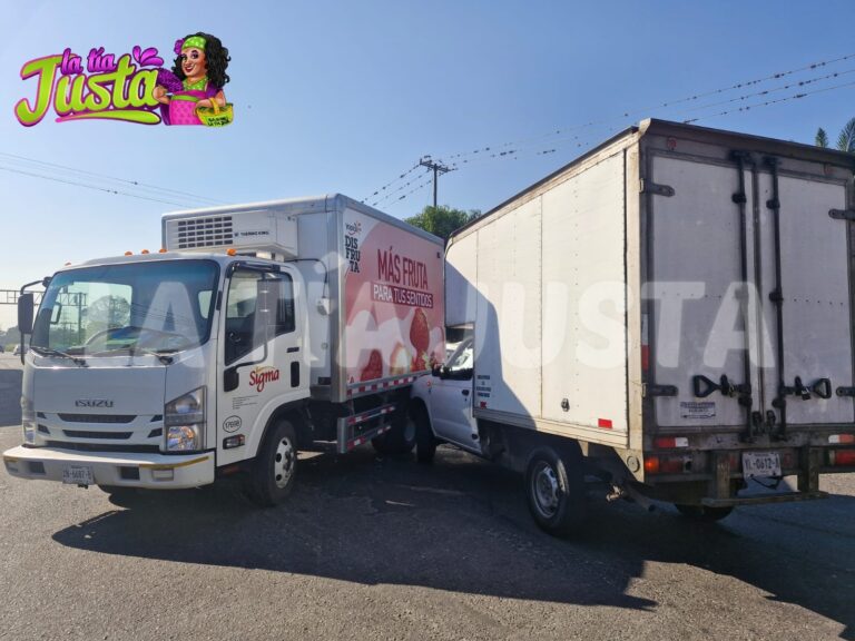 ACCIDENTE ANGULAR EN LA CARRETERA CÓRDOBA-CUITLÁHUAC PROVOCA DAÑOS MATERIALES Y TRÁFICO LENTO EN AMATLÁN.
