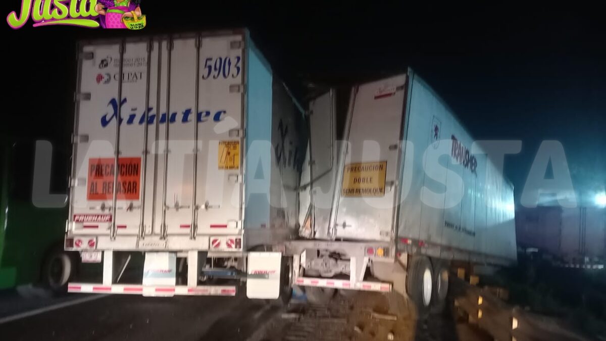 CAJAS SECAS MAL ESTACIONADAS GENERAN ACCIDENTE EN LA AUTOPISTA 150D ORIZABA- PUEBLA.