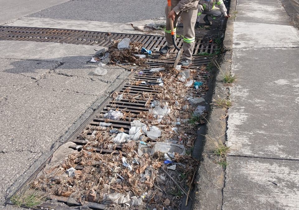 Llaman a no tirar basura en ríos y arroyos