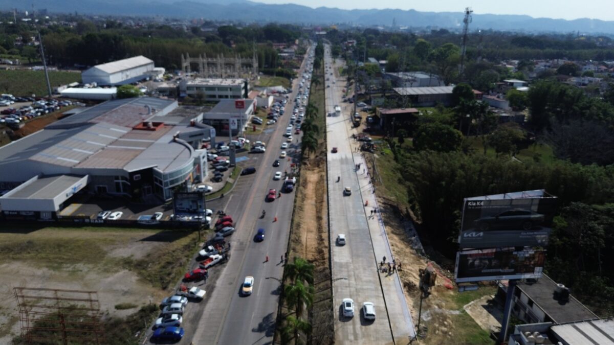 Aperturan la vialidad del boulevard Tratados de Córdoba