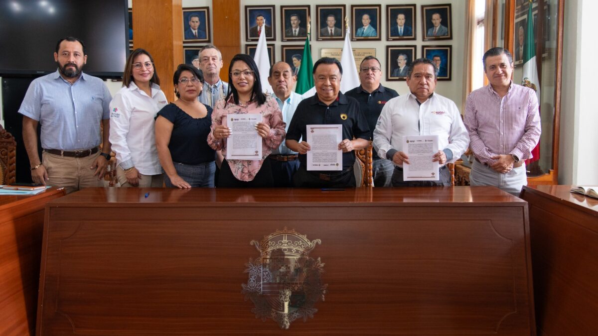 Firma Ayuntamiento convenio con Comisión Veracruzana de Mejora Regulatoria