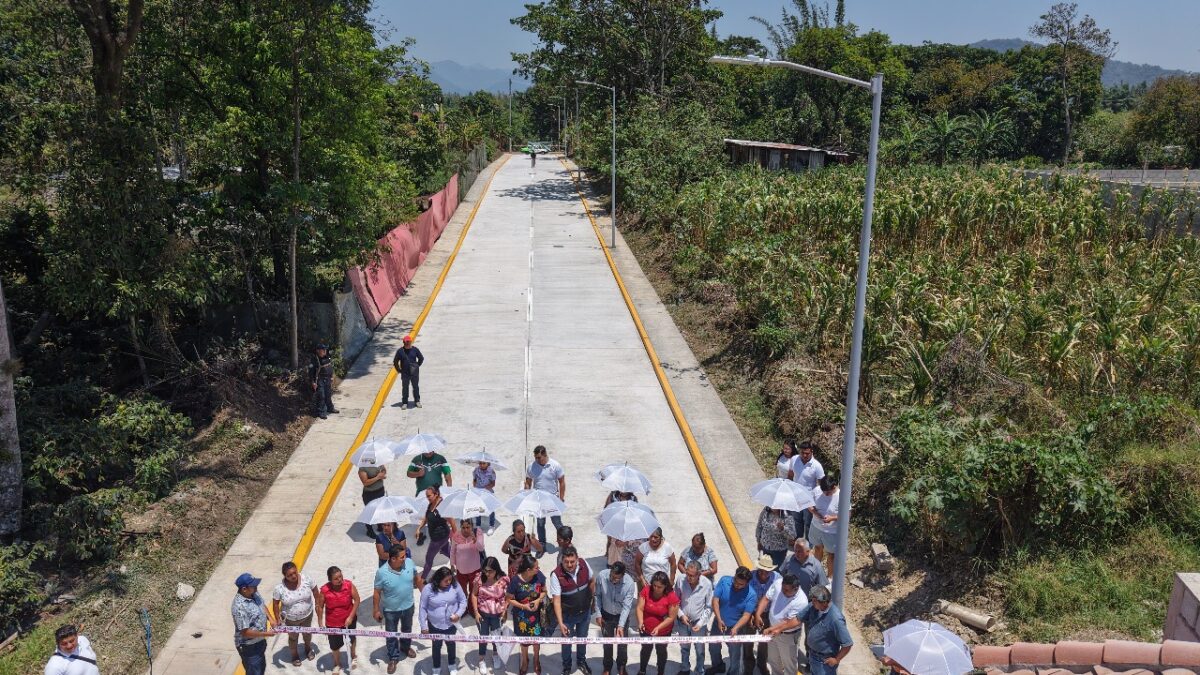 CUMPLE IXTACZOQUITLÁN CON MÁS OBRAS DE BENEFICIO SOCIAL