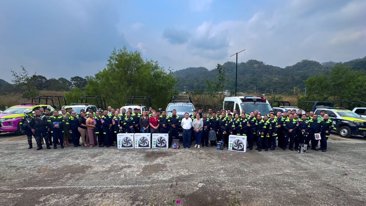 Autoridades municipales reconocen labor policial