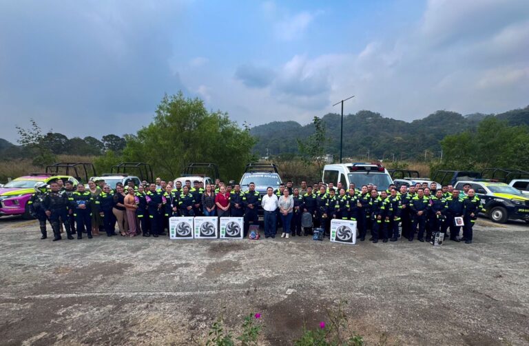 Autoridades municipales reconocen labor policial