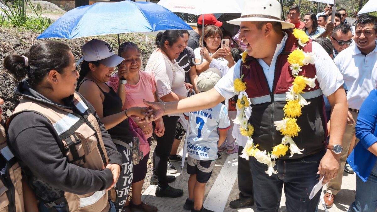 ENTREGAN UNA OBRA MÁS DE PAVIMENTACIÓN PARA CUAUTLAPAN