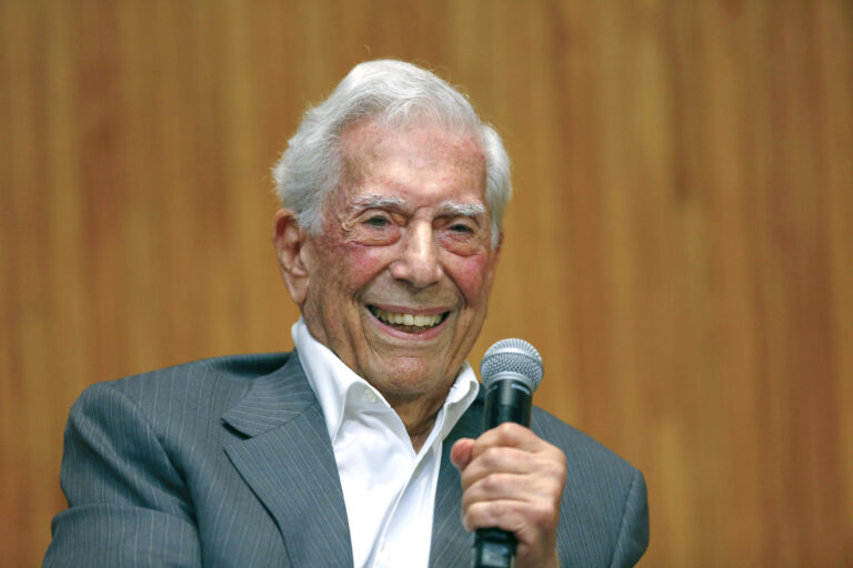 Muere el escritor Mario Vargas Llosa