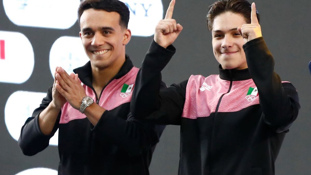Mexicanos Olvera y Celaya ganan oro en saltos en Guadalajara 