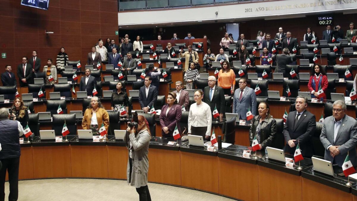 Aprueba Senado reforma para que funcionarios de CFE, Pemex y SAT porten arm4s