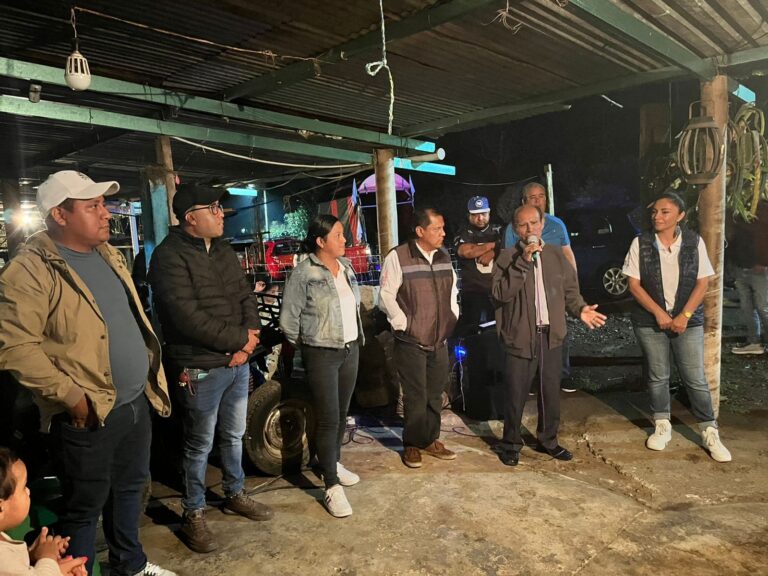 VAN CON ‘VIRI’ EN POTRERILLO