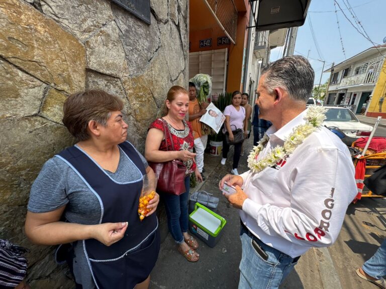 Locatarios piden a Igor Rojí rescate del Mercado de Flores