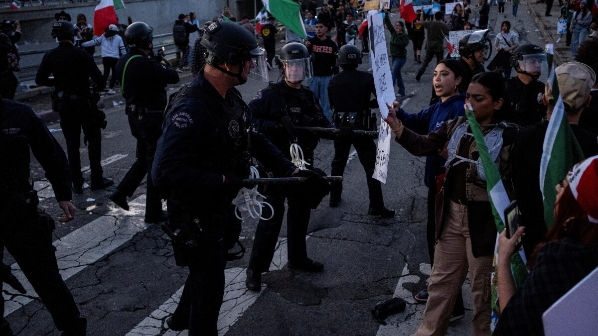 Así es como migrantes indocumentados podrían cobrar 1,000 dólares de apoyo por ‘autodeportarse’