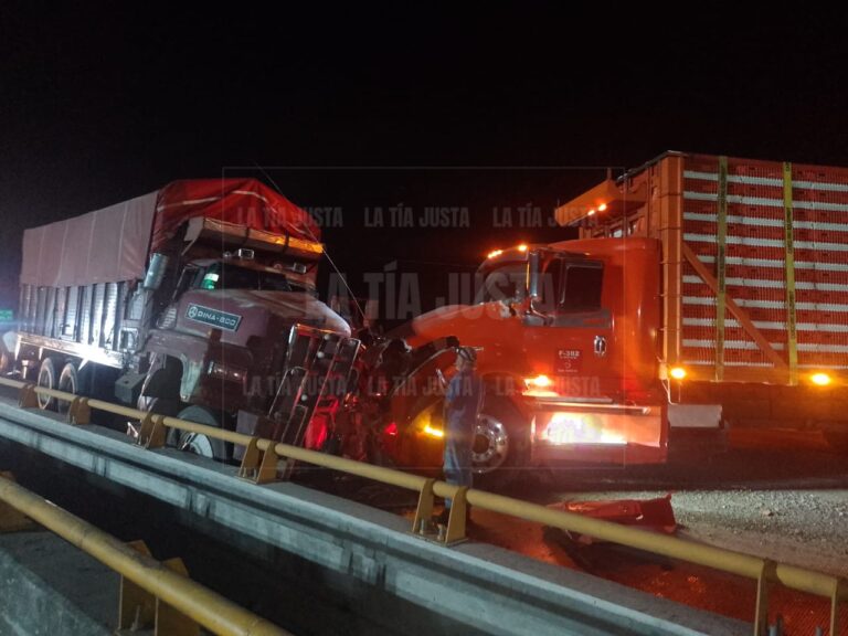 Choque frontal en la autopista 150D Puebla- Orizaba