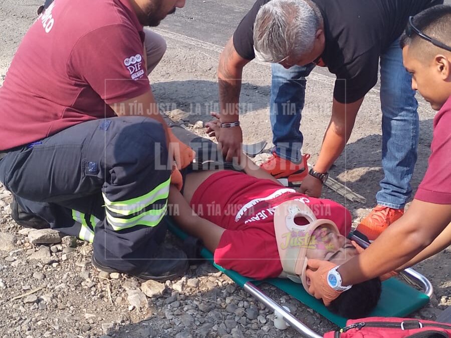 LESIONADO TRAS IMPACTARSE CONTRA CAMIONETA