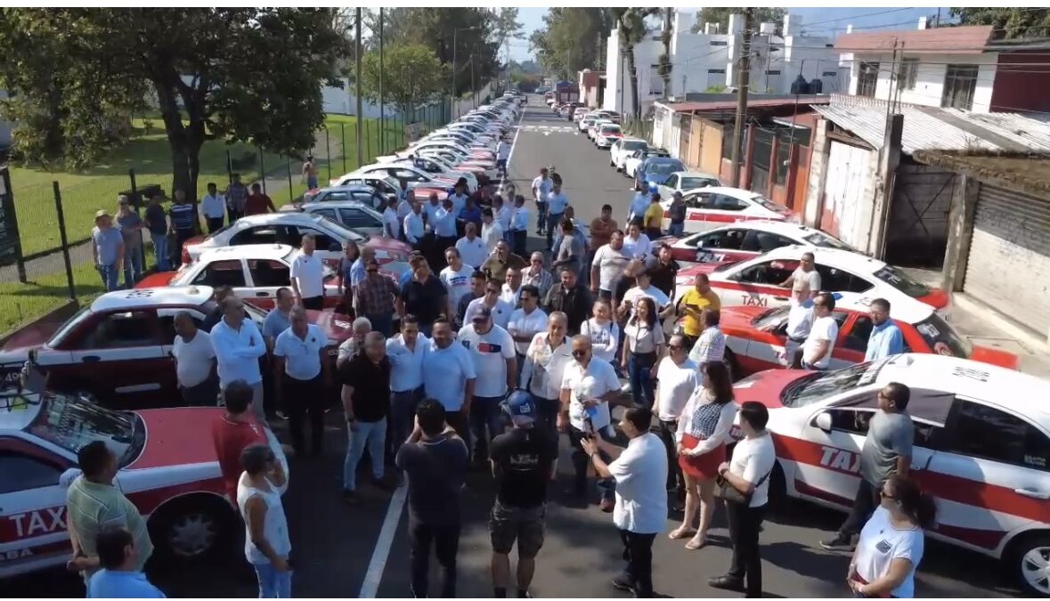 Cálido recibimiento de transportistas a Hugo Chahín Kuri en Poniente 34