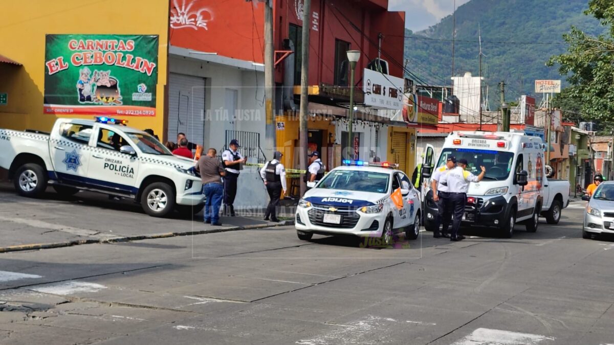 Abuelito fallece repentinamente en banqueta de Orizaba.