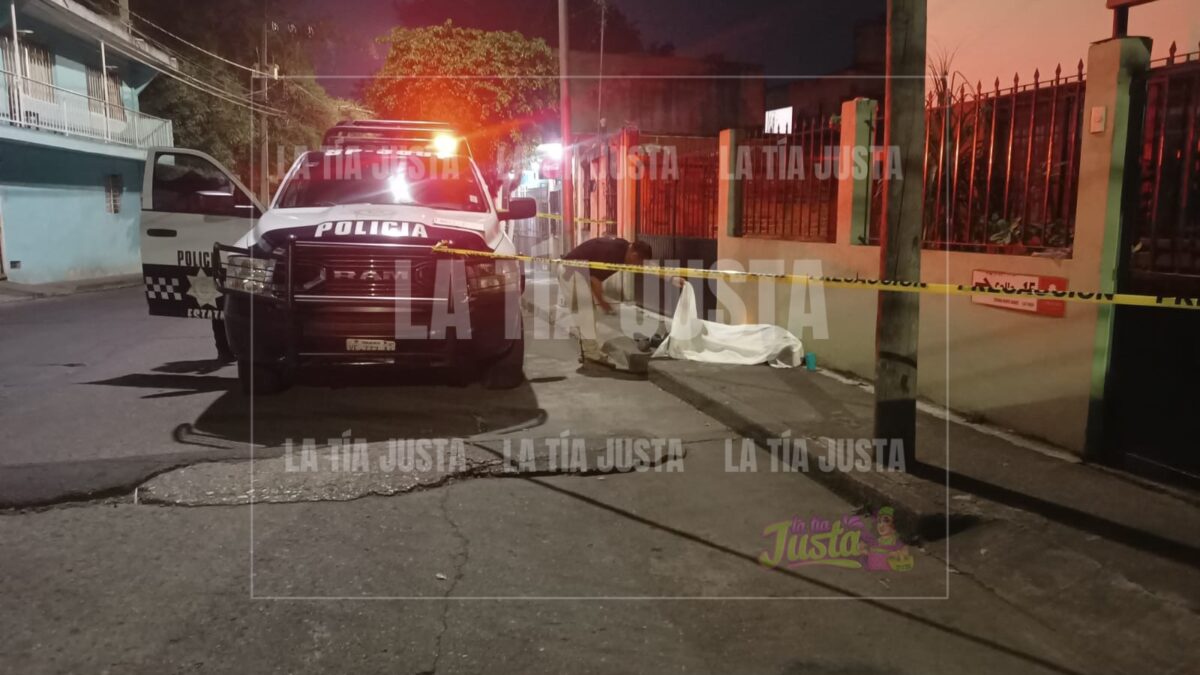 MU3RE ABUELITO EN LA VÍA PÚBLICA