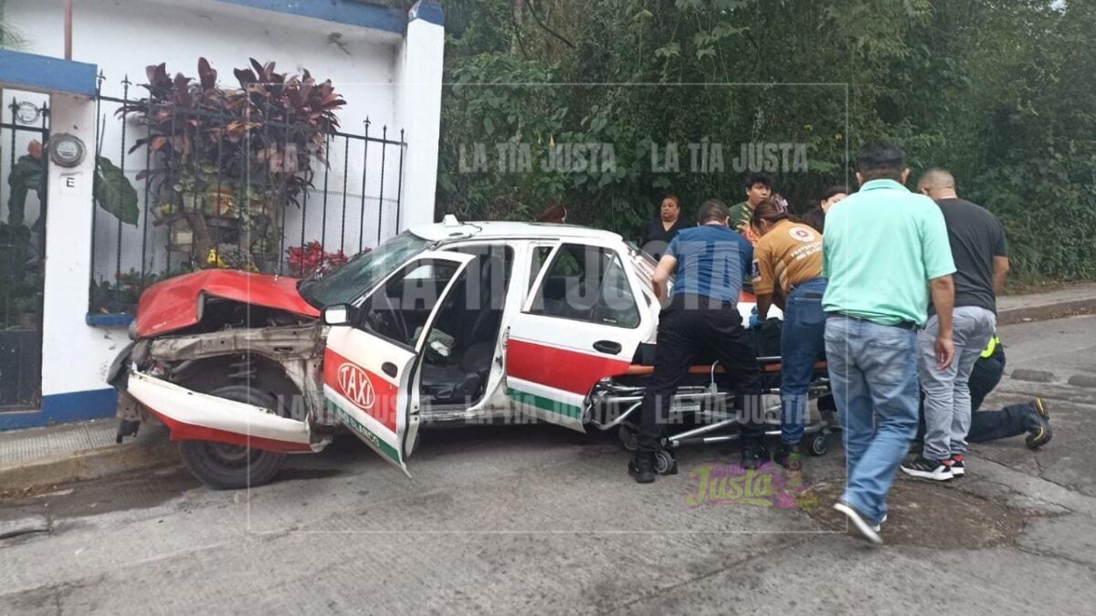 TAXISTA CHOCA CONTRA VEHÍCULO Y TERMINA IMPACTÁNDOSE EN VIVIENDA