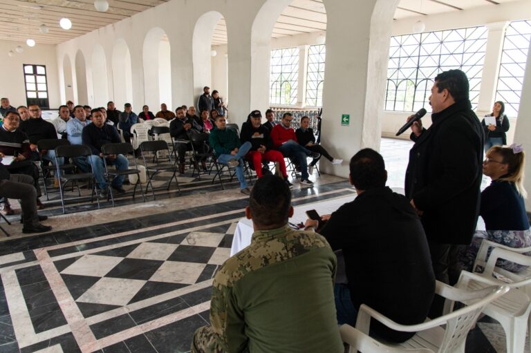 Se reúnen autoridades municipales y educativas para toma de acuerdos del desfile del 21 de mayo