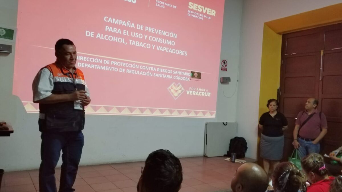Capacitan a responsables de establecimientos en norma sanitaria de tabaco y prohibición de bebidas alcohólicas a menores de edad