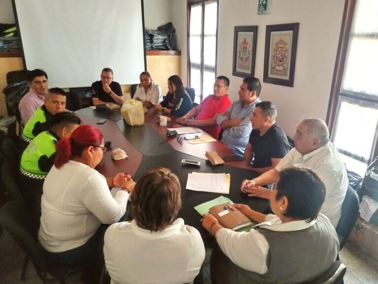 Se reúnen autoridades municipales y dirigentes sindicales para coordinación del desfile por el día del Trabajo