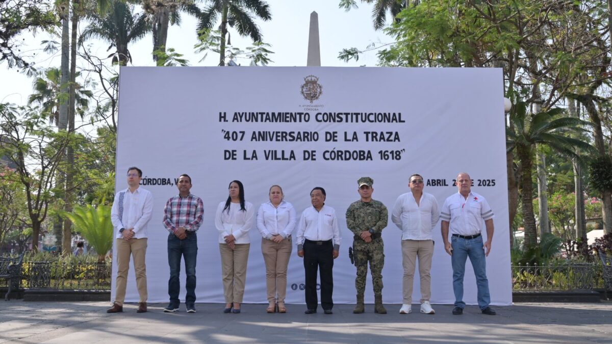 En conmemoración a la Traza de la Villa de Córdoba en 1618, autoridades realizan acto cívico.