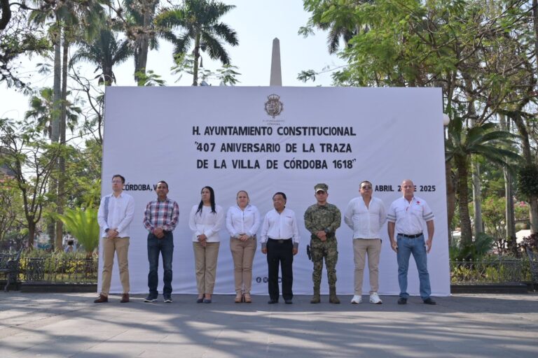 En conmemoración a la Traza de la Villa de Córdoba en 1618, autoridades realizan acto cívico.