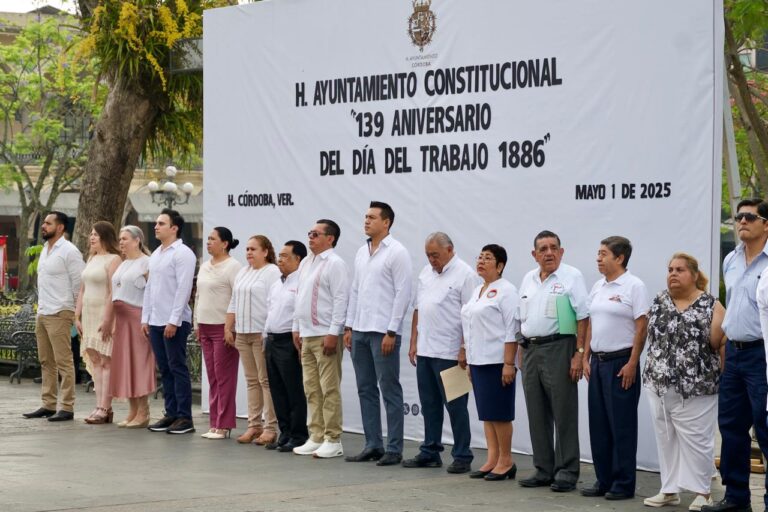 Conmemoran autoridades y dirigentes sindicales Día del Trabajo