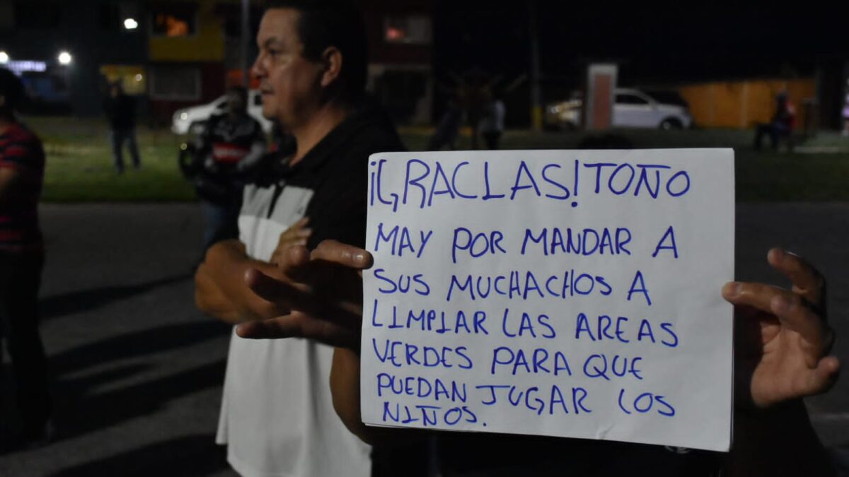 Habitantes de Villas de Rio Blanco piden a Toño May un nuevo mercado para la zona de Vicente Guerrero