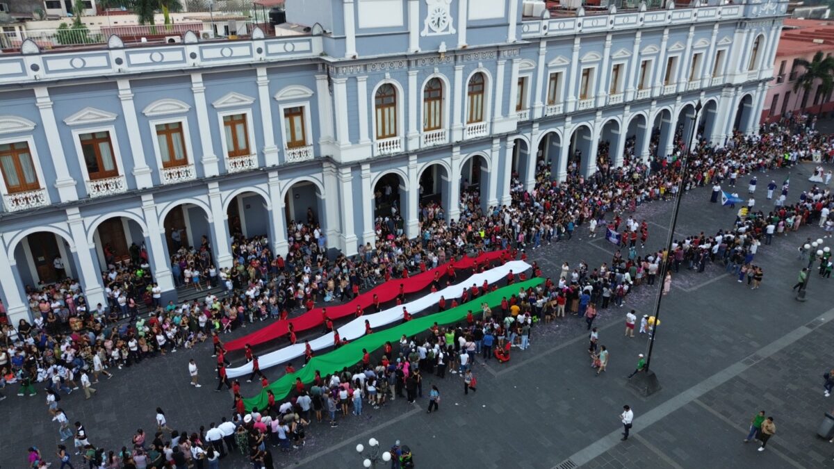 Desfilan y recuerdan la defensa de Córdoba de 1821, antecedente de la Independencia de México