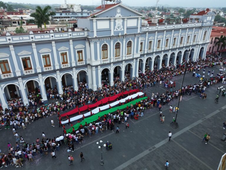 Desfilan y recuerdan la defensa de Córdoba de 1821, antecedente de la Independencia de México