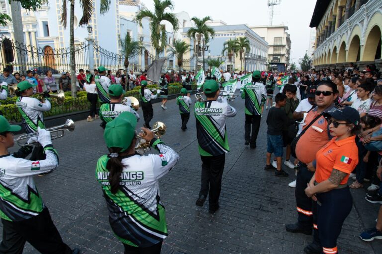 Reporta Protección Civil de Córdoba saldo blanco en el desfile del 21 de mayo