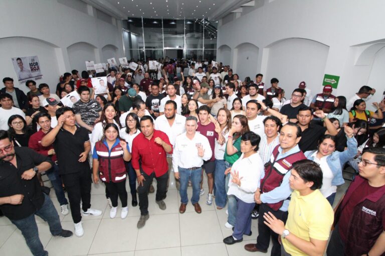 Igor Rojí dialoga con jóvenes *Impulsará el programa “Mi primera Chamba”