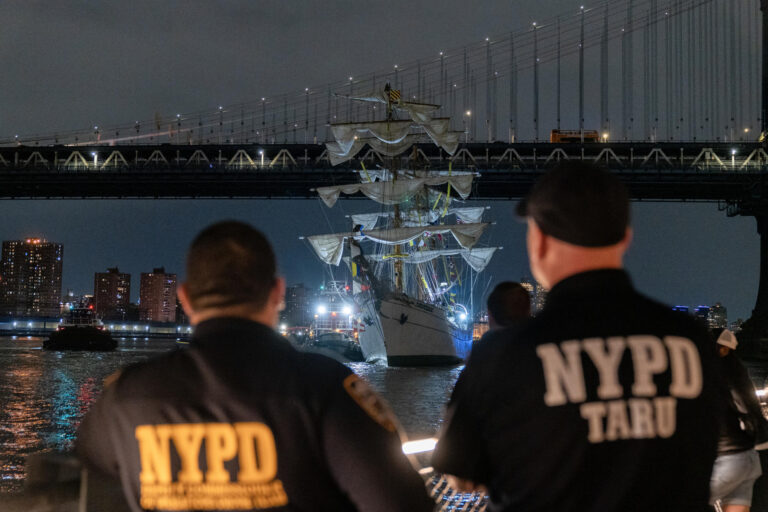 Choque de buque escuela Cuauhtémoc contra puente de Brooklyn