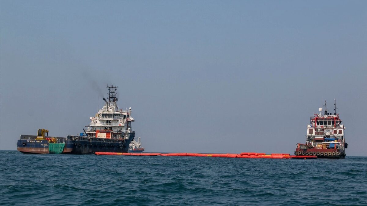 Pemex repara fugas en ducto que transporta aceite a Dos Bocas 