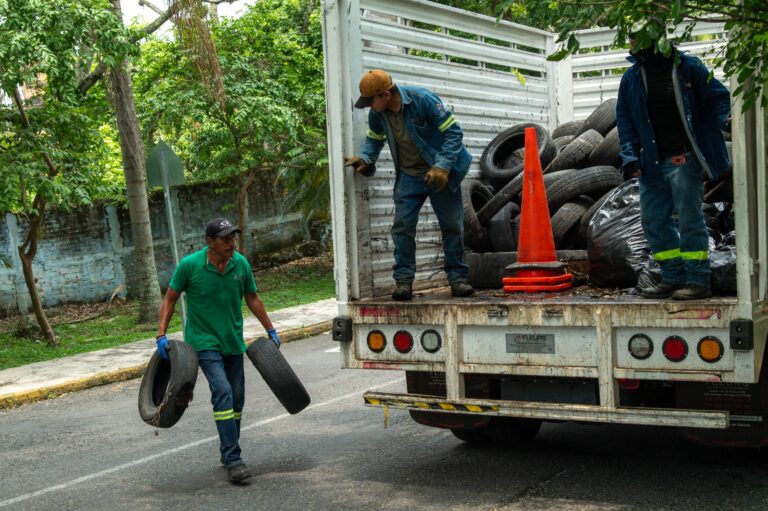 Con depósito de plásticos y recolección de llantas conmemoran Día Mundial del Medio Ambiente